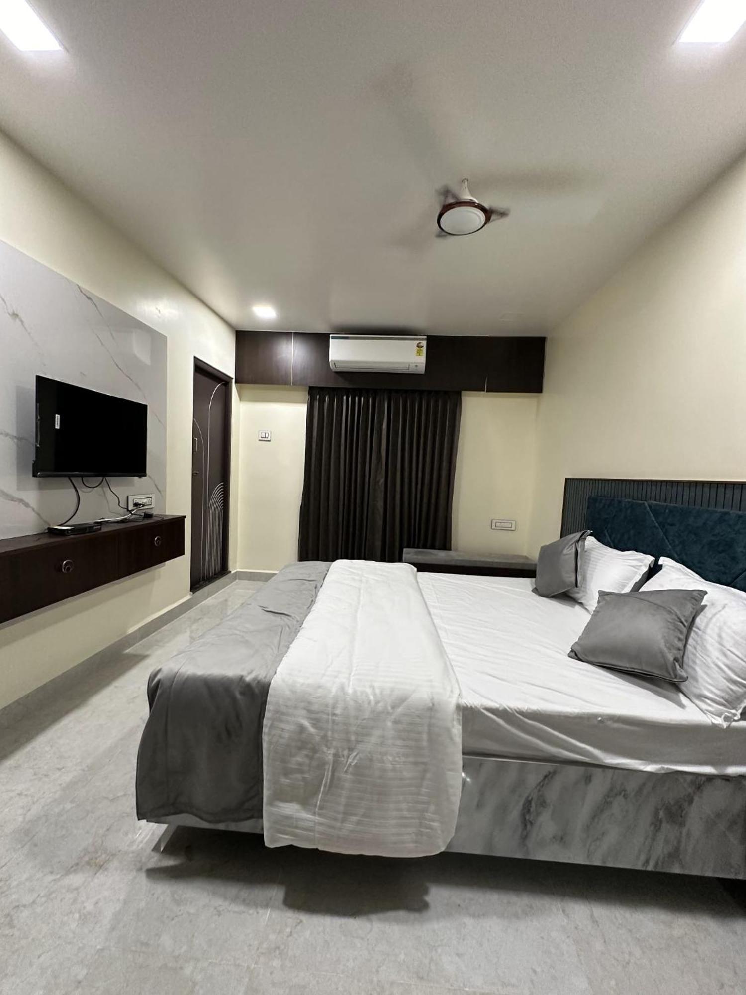 Jai Raja'S Tower Hotel Karaikkudi Ngoại thất bức ảnh