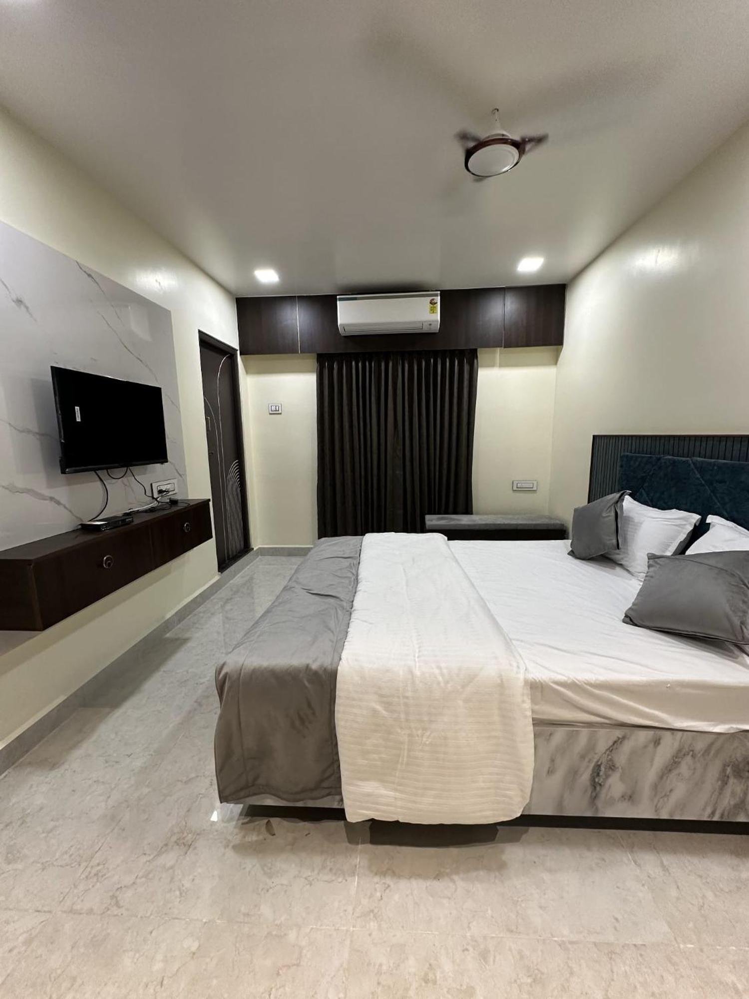 Jai Raja'S Tower Hotel Karaikkudi Ngoại thất bức ảnh