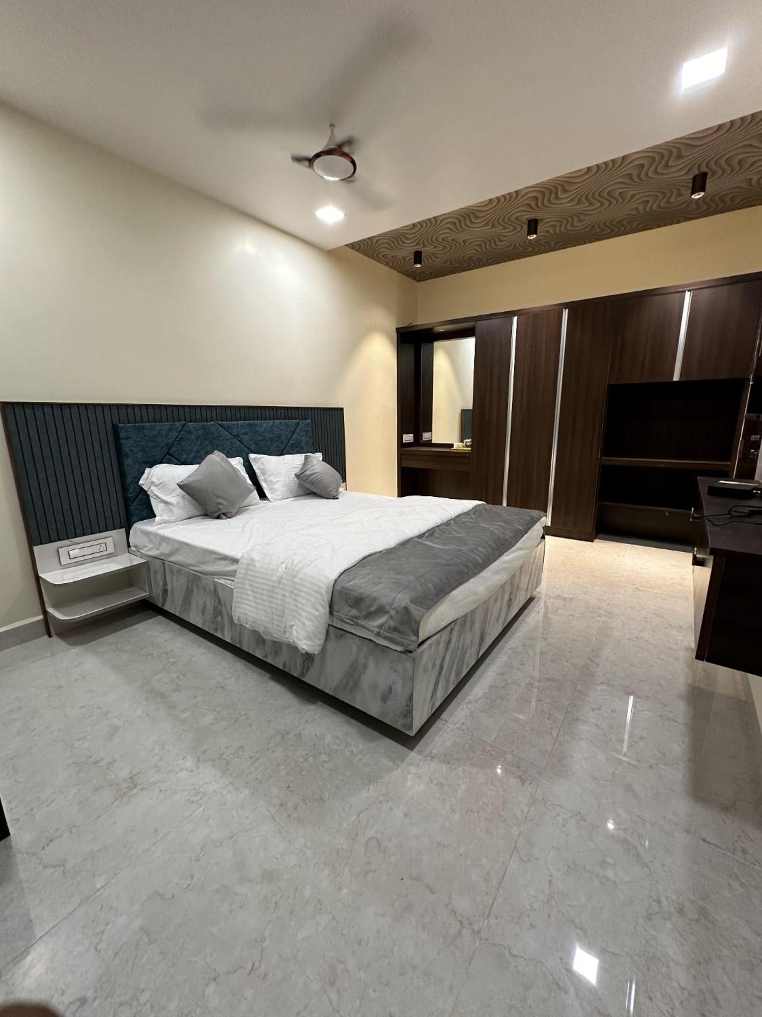 Jai Raja'S Tower Hotel Karaikkudi Ngoại thất bức ảnh